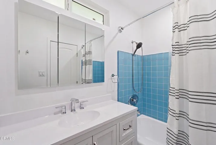 5240 Bathroom