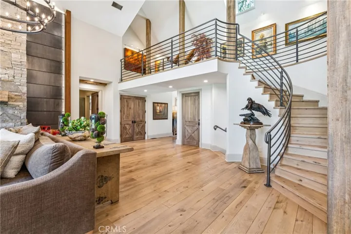 27720 Hamiltair Drive, Lake Arrowhead, California 92352