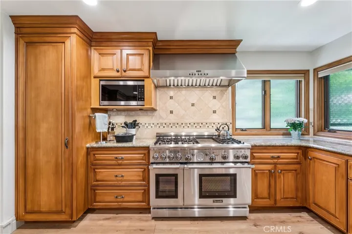 27720 Hamiltair Drive, Lake Arrowhead, California 92352