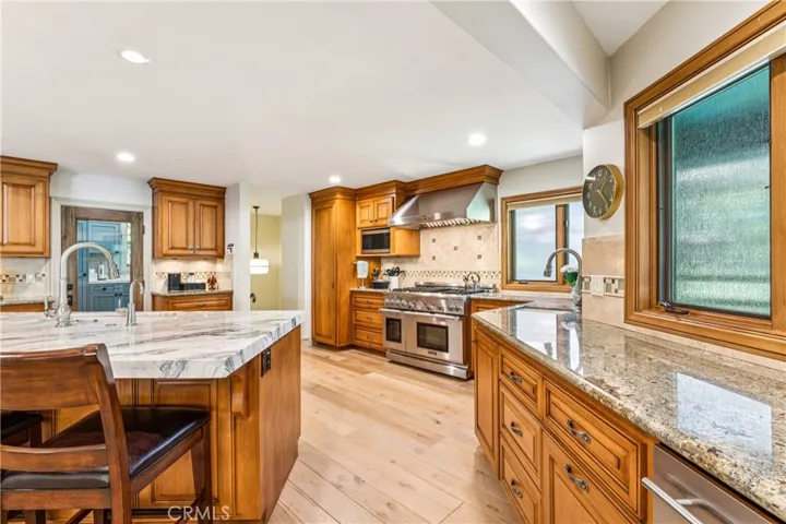 27720 Hamiltair Drive, Lake Arrowhead, California 92352