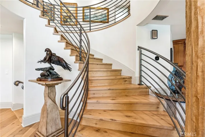 27720 Hamiltair Drive, Lake Arrowhead, California 92352