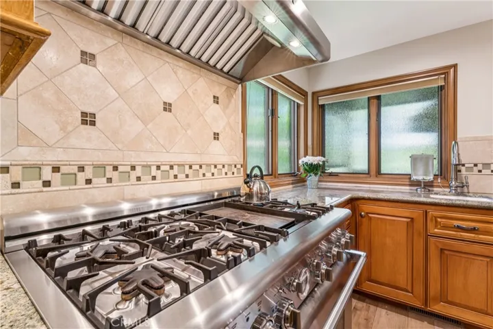 27720 Hamiltair Drive, Lake Arrowhead, California 92352