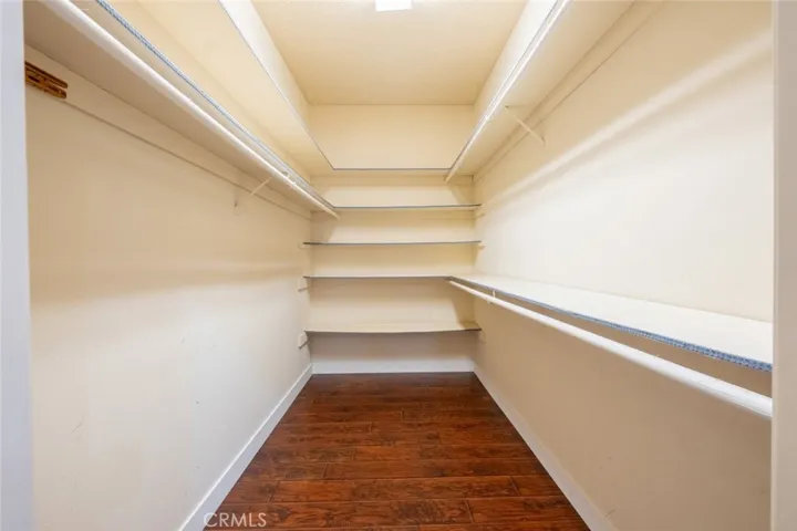 17522 Sherman Way 202, Van Nuys, California 91406