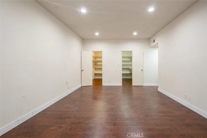 17522 Sherman Way 202, Van Nuys, California 91406