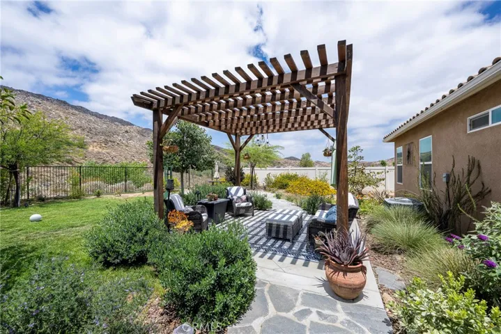 528 Qeweewish, San Jacinto, California 92582