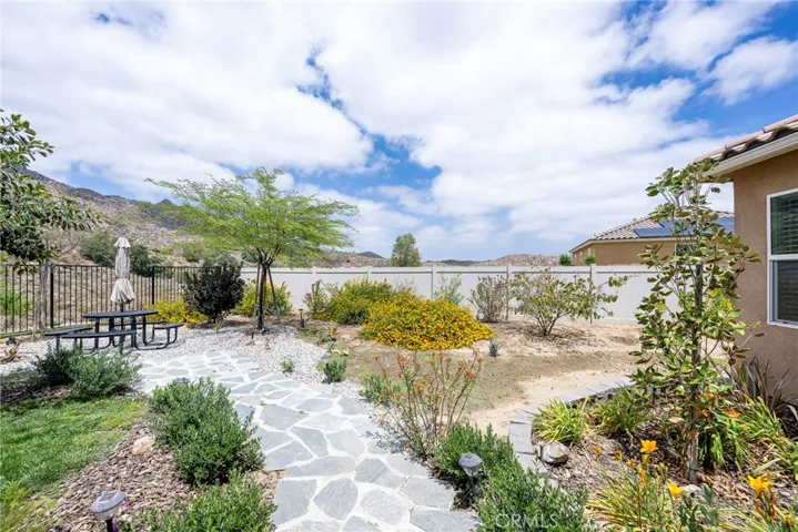 528 Qeweewish, San Jacinto, California 92582