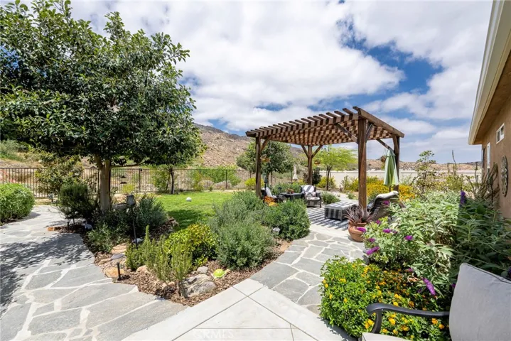 528 Qeweewish, San Jacinto, California 92582