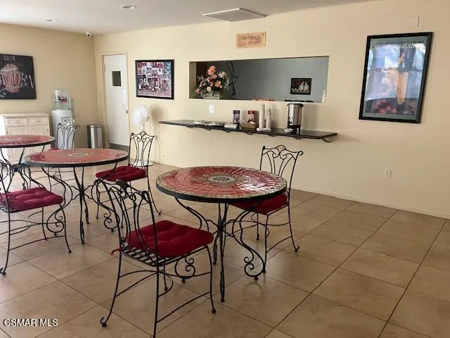 Pass-thru to serve in Clubhouse