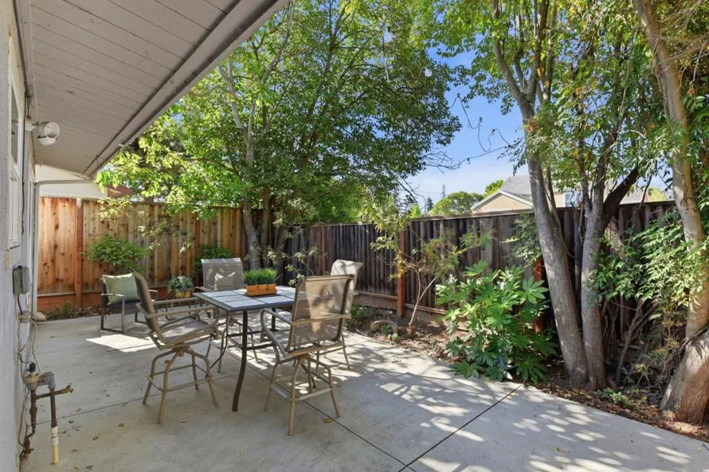 Back unit- Private Back yard