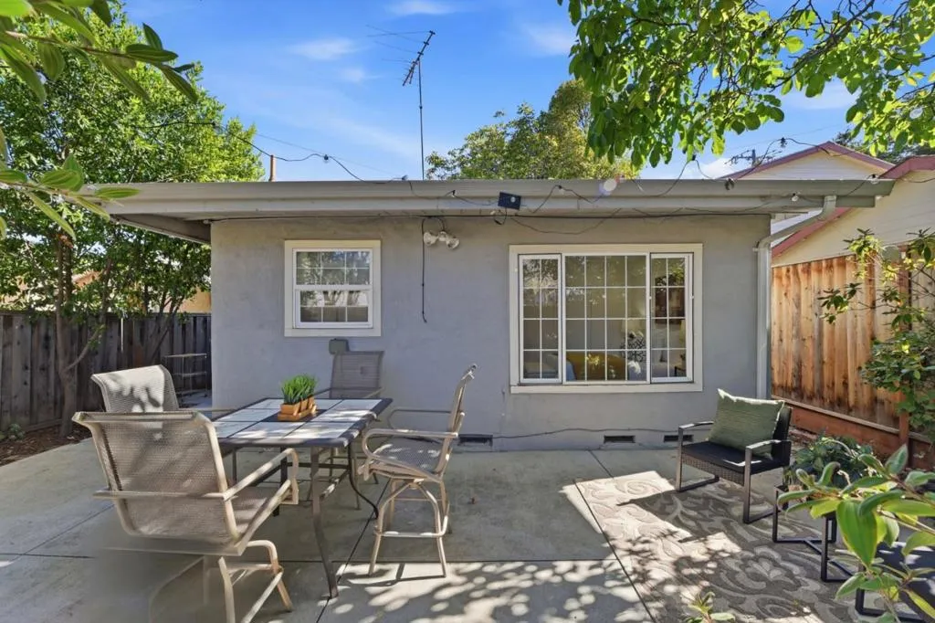 Back unit Back yard