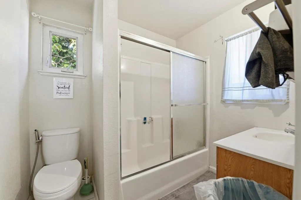 Front unit Bathroom