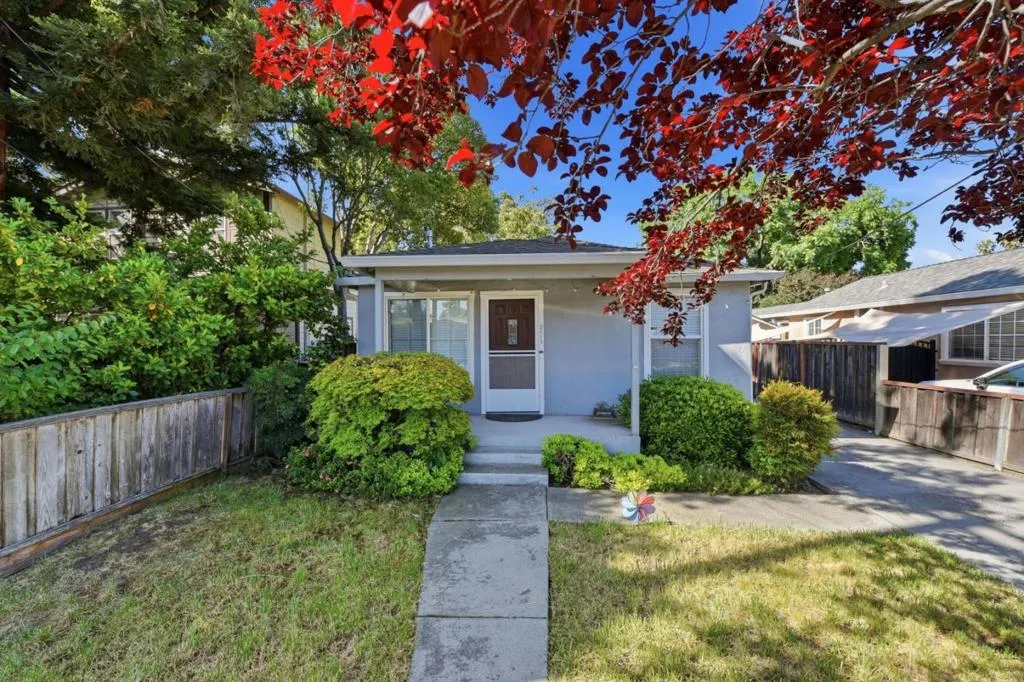 Front unit and Front yard