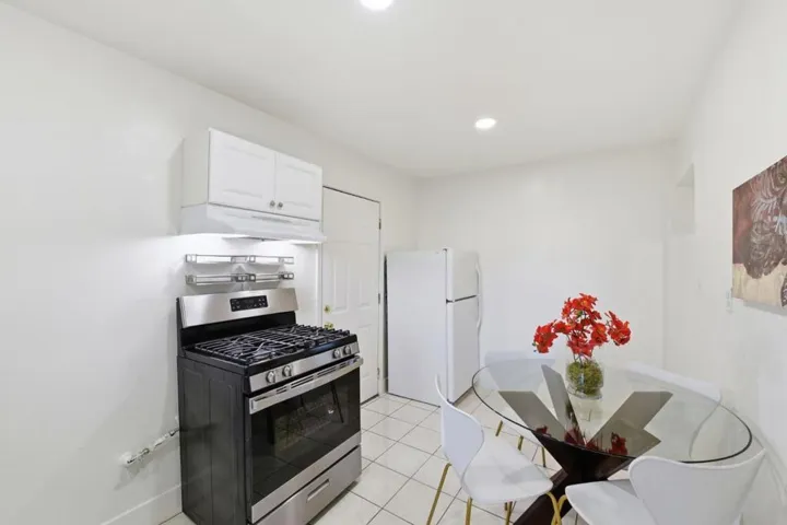 Back unit - Access to back yard
