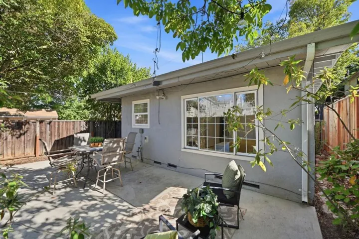 Back unit Private Back yard