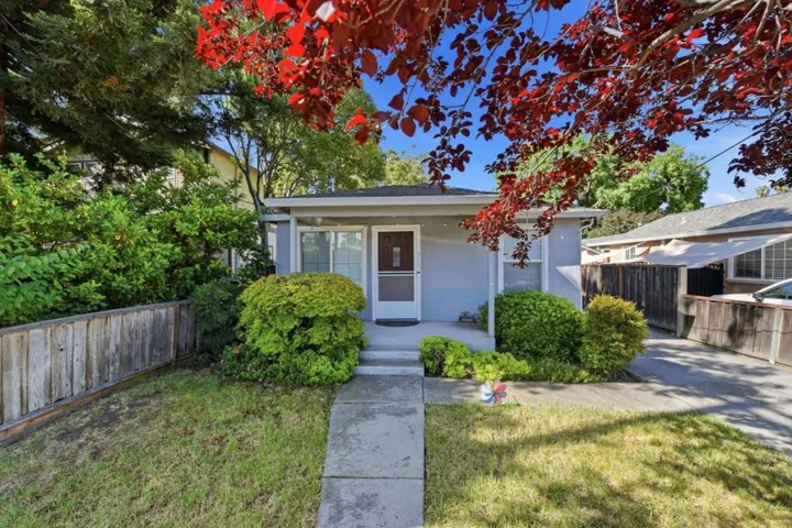 Front unit and Front yard