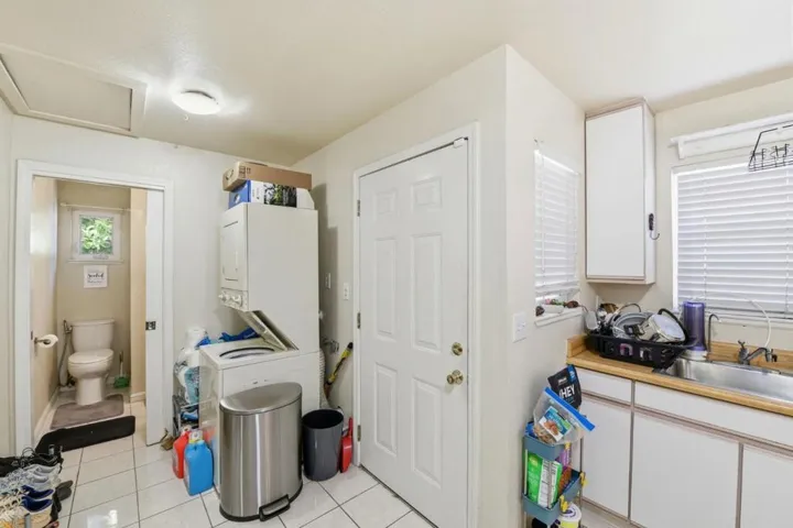 Front unit - Laundry