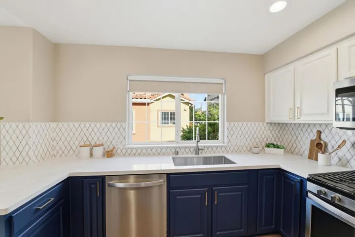 1043 Helen Avenue, Santa Clara, California 95051