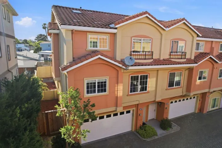 1043 Helen Avenue, Santa Clara, California 95051