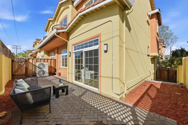 1043 Helen Avenue, Santa Clara, California 95051