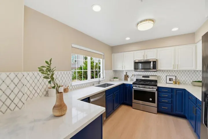 1043 Helen Avenue, Santa Clara, California 95051