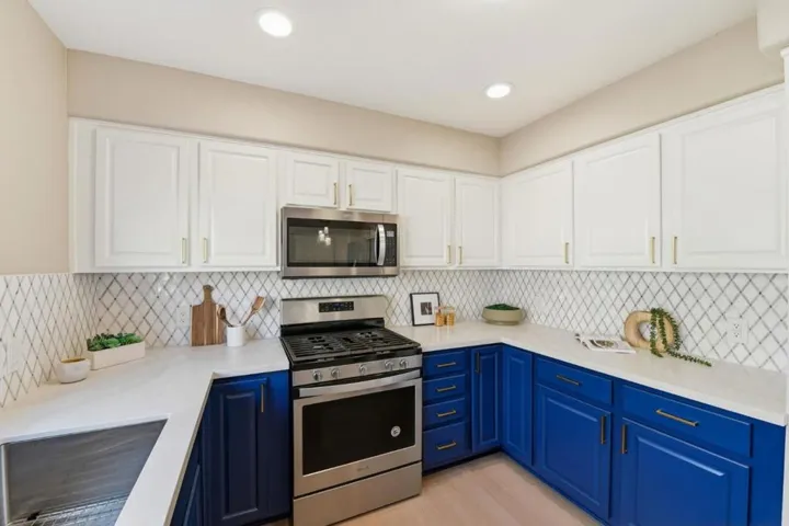 1043 Helen Avenue, Santa Clara, California 95051