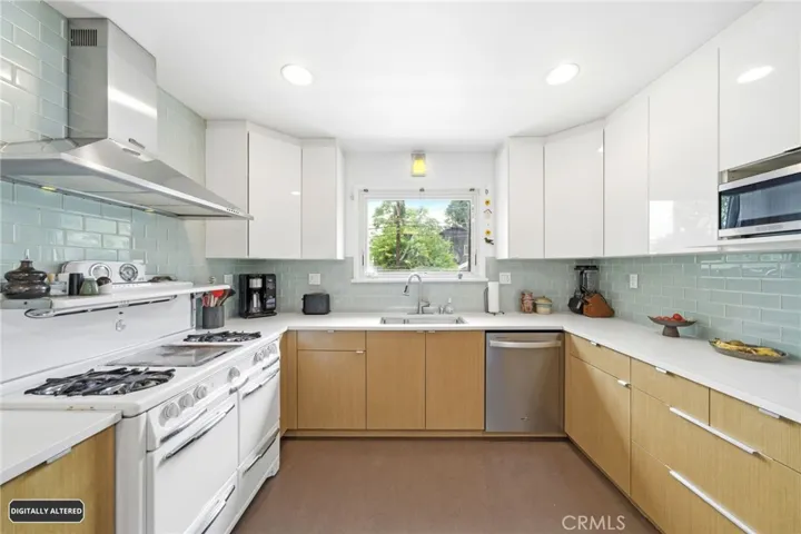 1439 El Paso, Los Angeles, California 90065