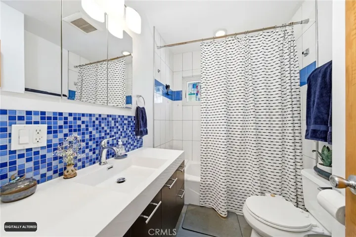 1439 El Paso, Los Angeles, California 90065