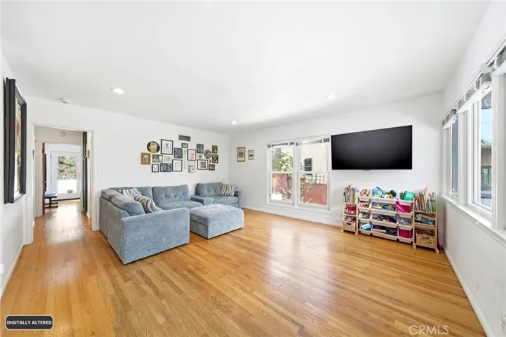 1439 El Paso, Los Angeles, California 90065