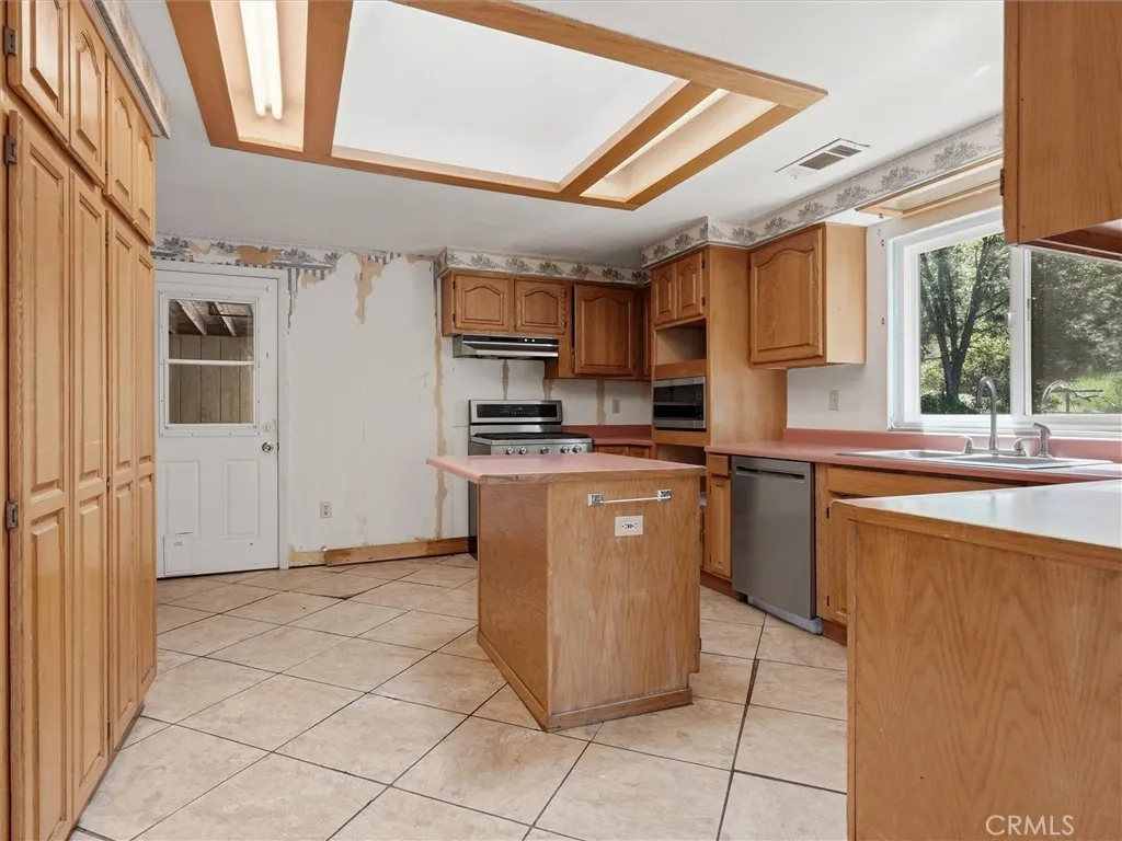 Kitchen needs a little work.
