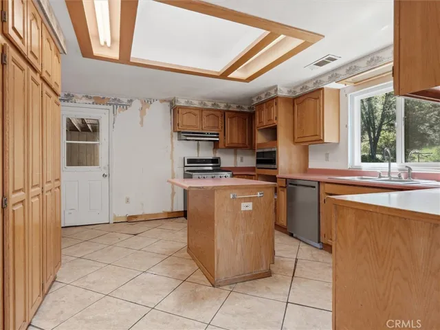 Kitchen needs a little work.