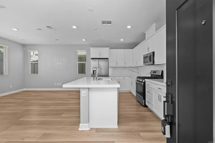 1918 Julie Dawn Place, Escondido, California 92026