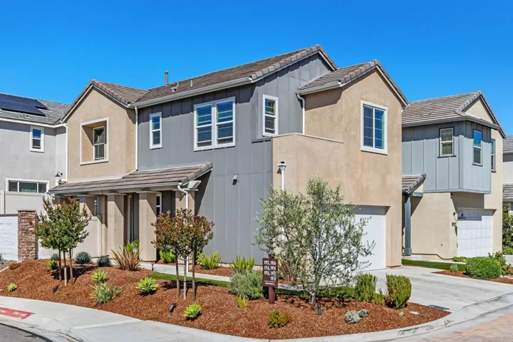 1918 Julie Dawn Place, Escondido, California 92026