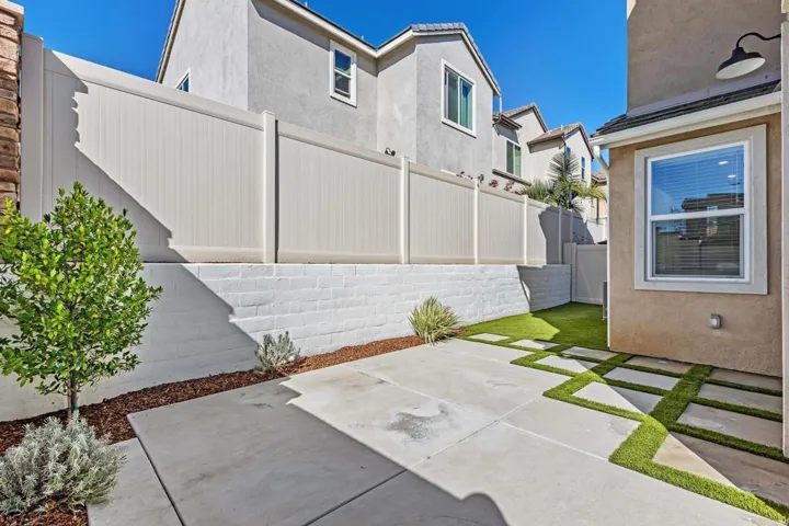 1918 Julie Dawn Place, Escondido, California 92026