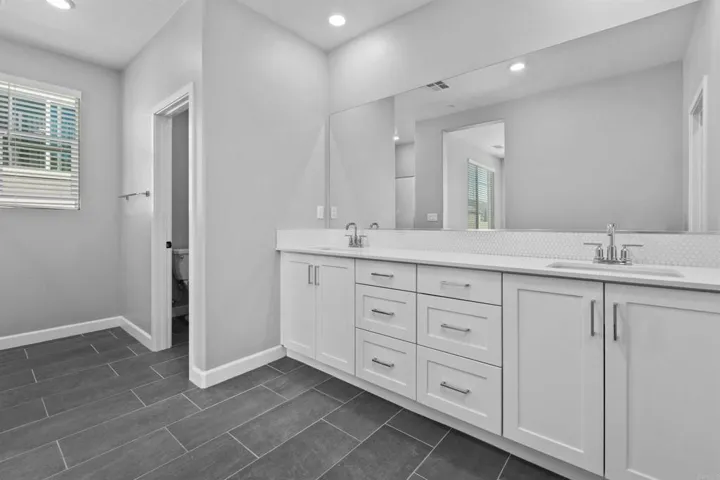 1918 Julie Dawn Place, Escondido, California 92026