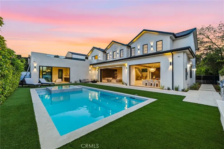 4900 Valjean, Encino, California 91436