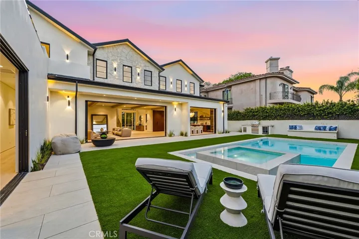 4900 Valjean, Encino, California 91436