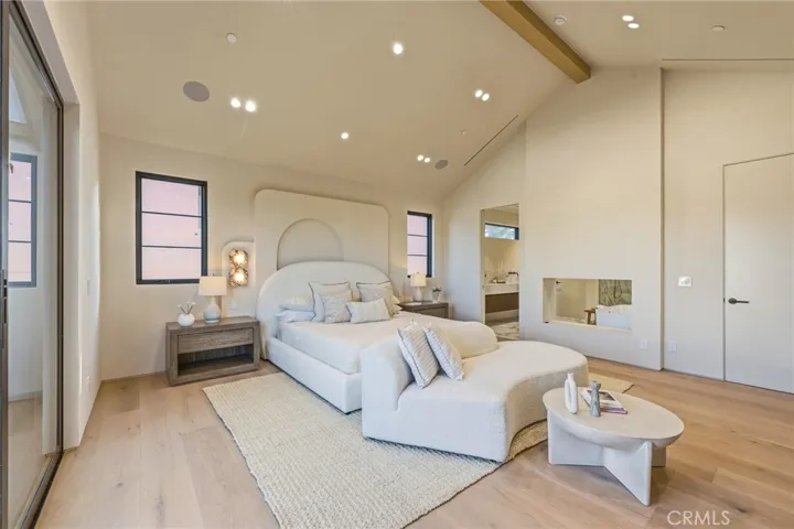 4900 Valjean, Encino, California 91436