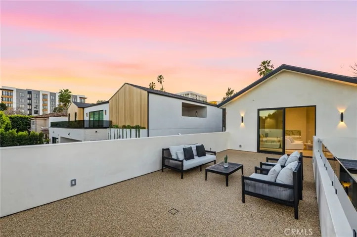 4900 Valjean, Encino, California 91436