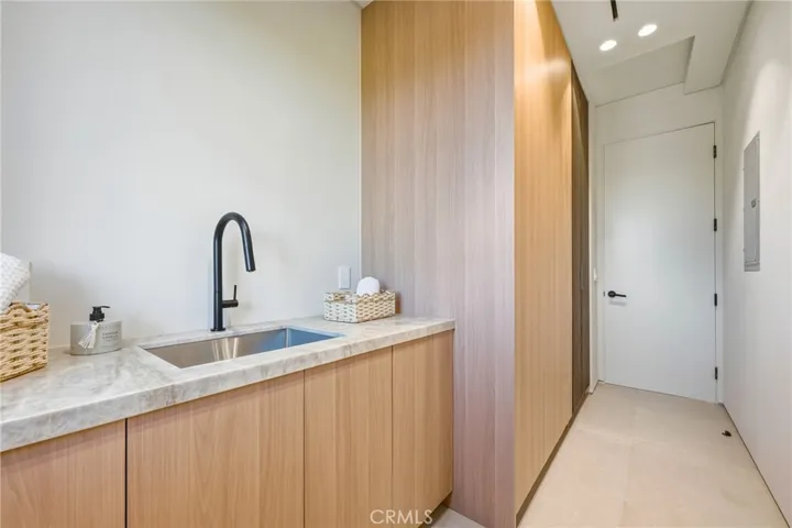 4900 Valjean, Encino, California 91436