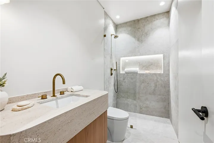 4900 Valjean, Encino, California 91436