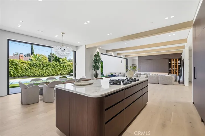 4900 Valjean, Encino, California 91436
