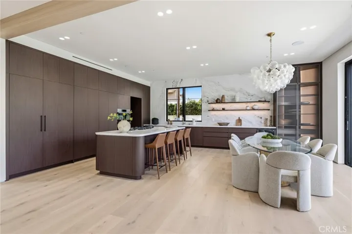 4900 Valjean, Encino, California 91436