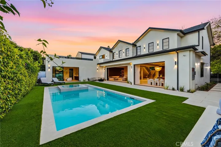 4900 Valjean, Encino, California 91436