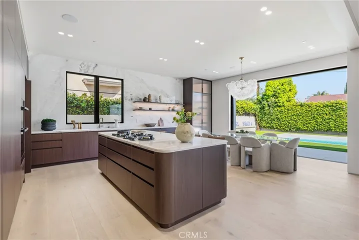 4900 Valjean, Encino, California 91436