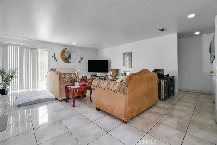8118 Alameda, Downey, California 90242
