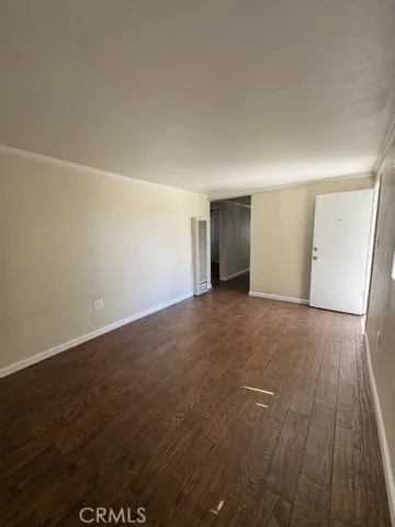 UNIT 1 - LIVING ROOM