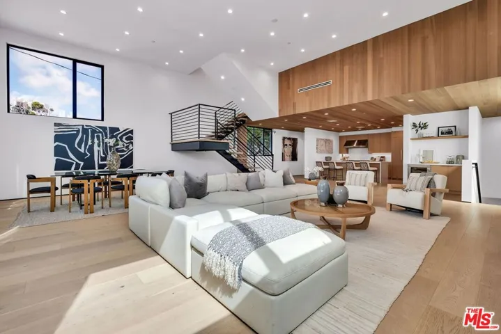 Living Room Seamlessly Connect