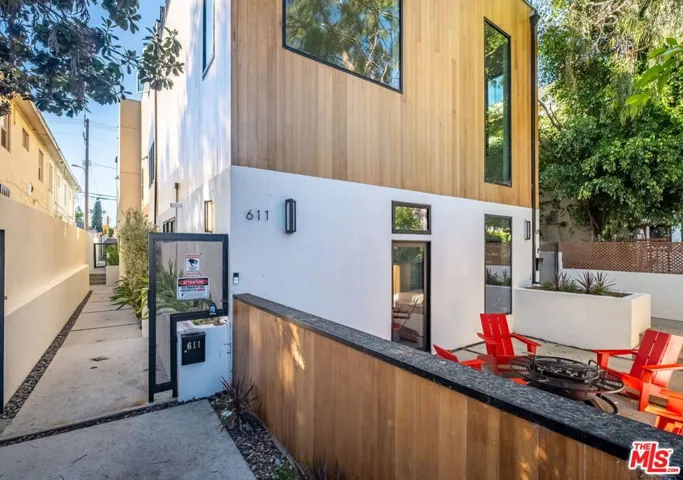 Walk-In Entrance