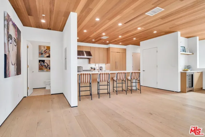 Modern Living Space & Finishes