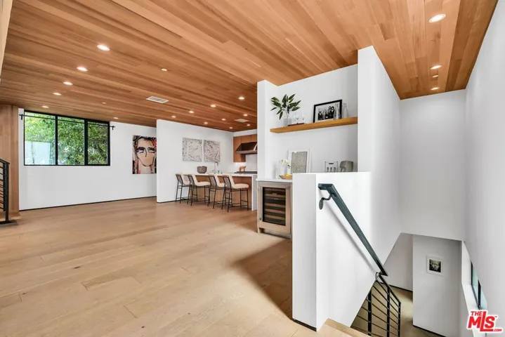 15' Ceiling